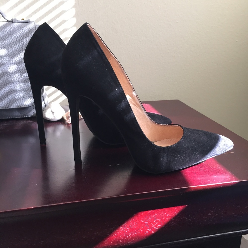Revamped Black Suede Pumps size 9 Brand NWOT